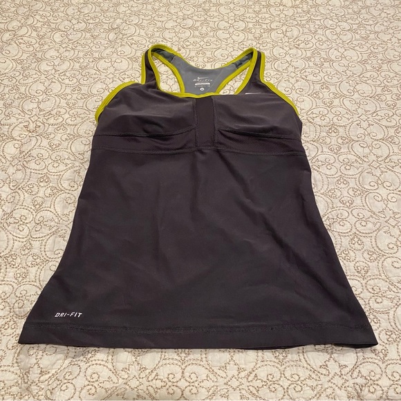 Nike Dri-Fit Women’s Workout Tank Top - Picture 3 of 7